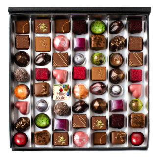 56 kommiga must karp-Haid Joule-Black chocolate box with 56 chocolates-Merry Christmas