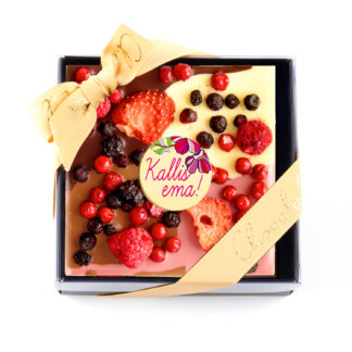 Nelja šokolaaditahvel marjadega - Kallis ema-Four chocolate tablet with berries -Dear Mother